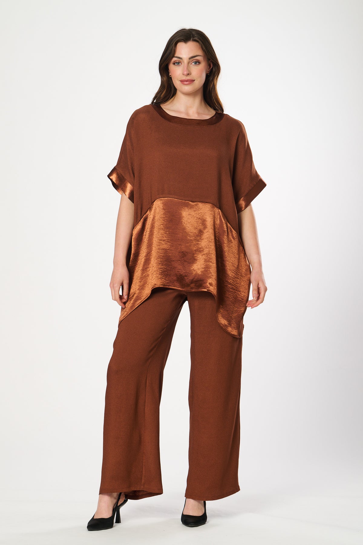 Saloos Contrasting Satin Style Long Top with Pockets