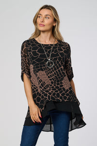 Saloos Fashionable Double Layer Top with Necklace