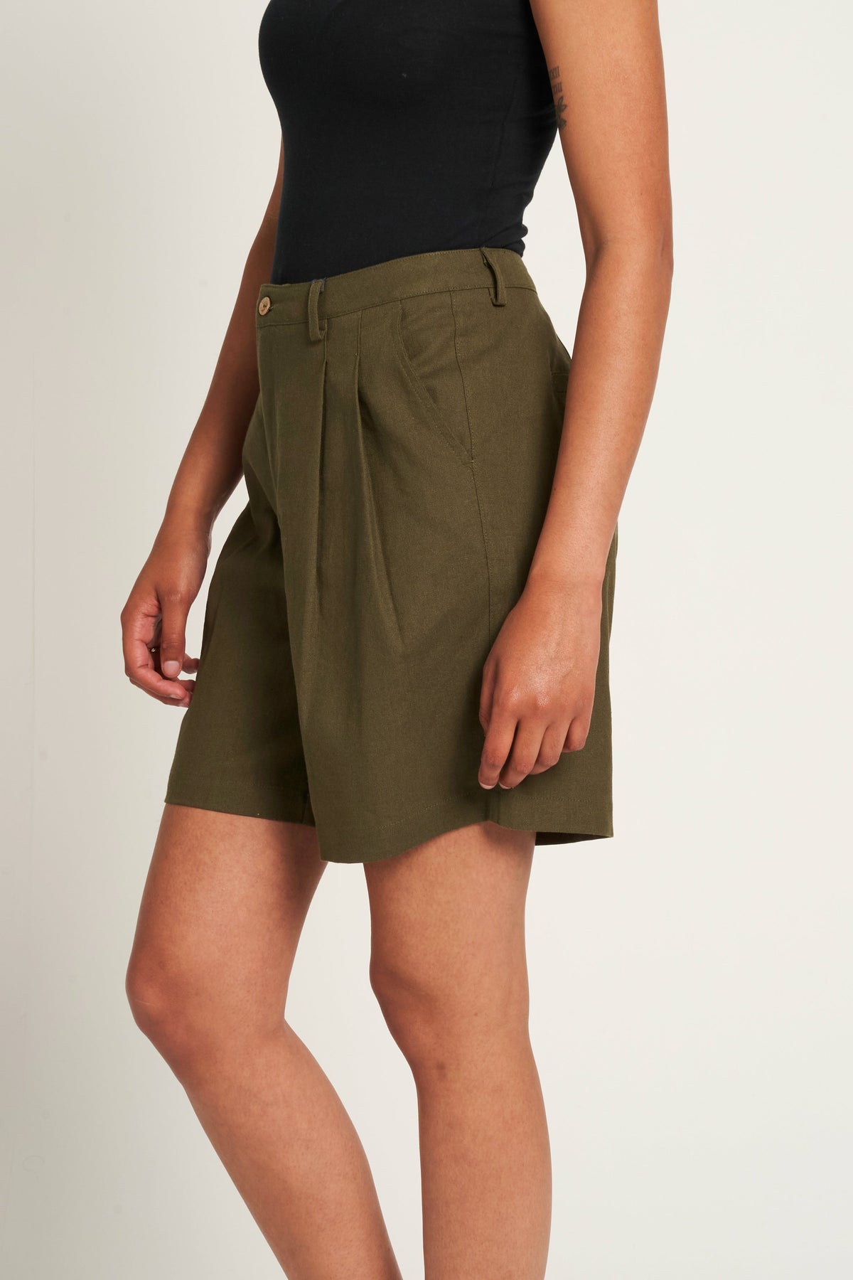 Saloos Pleated Shorts with Pockets