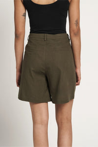 Saloos Pleated Shorts with Pockets